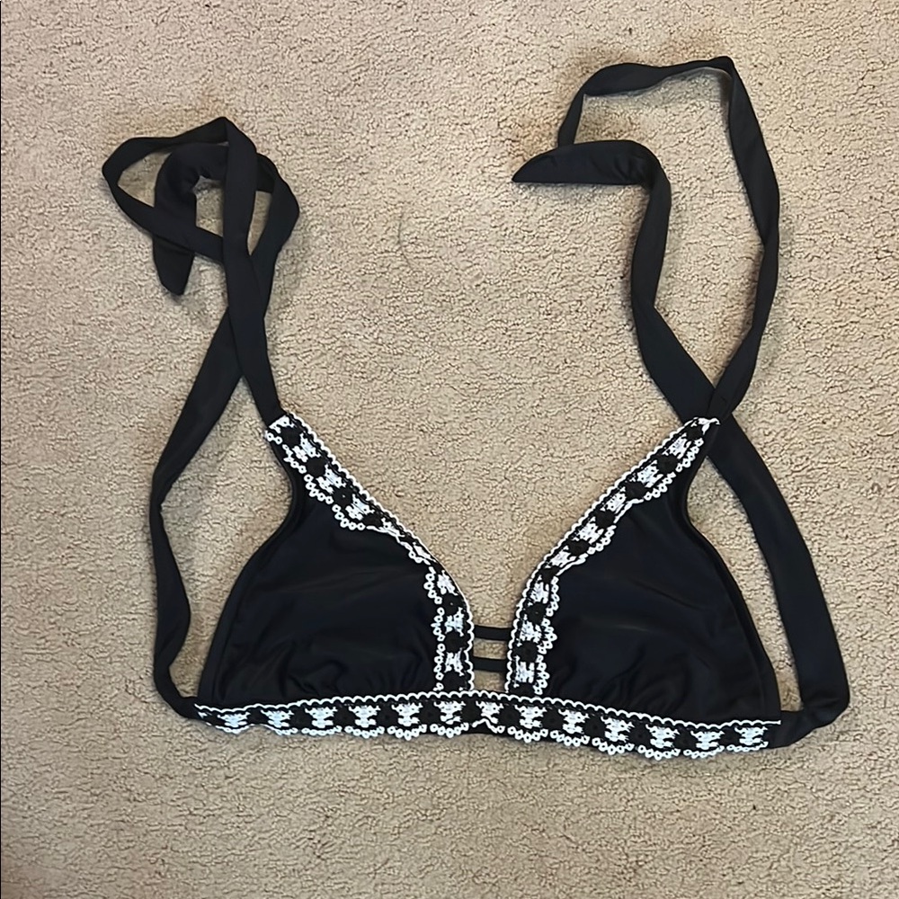 Xhilaration Black and White Geometric Bikini Top